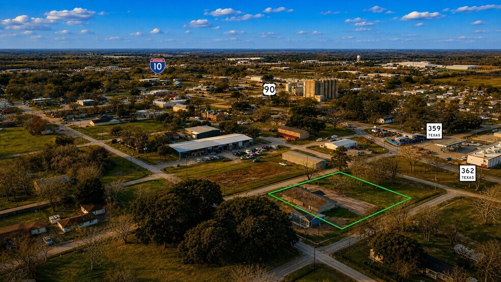 More Photos Of 4206 2nd 1/2 St, Brookshire Office For Sale