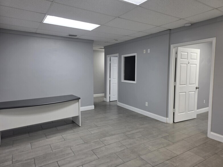 More Photos Of 2333 N State Road 7, Margate Medical For Lease
