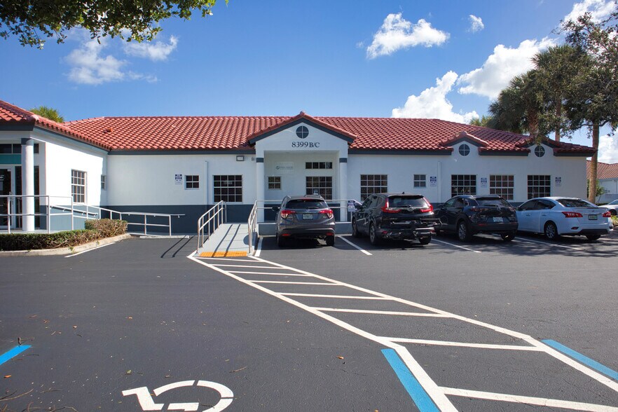 More Photos Of 8391-8397 W Oakland Park Blvd, Sunrise Unknown For Lease