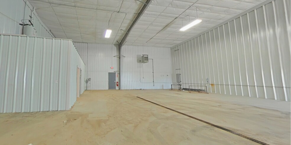 More Photos Of 5806 Baldwin Ln, Williston Warehouse For Lease