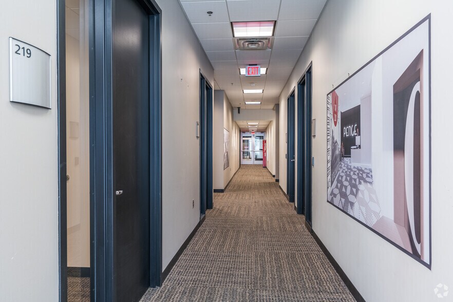More Photos Of 800 Hennepin Ave, Minneapolis Office For Lease