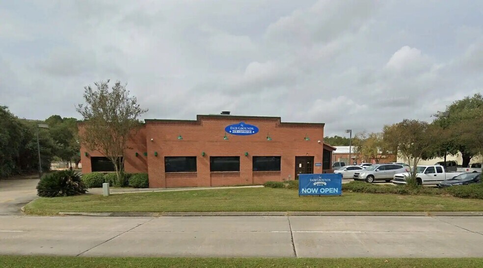 More Photos Of 315 N Highway 190, Covington Restaurant For Sale