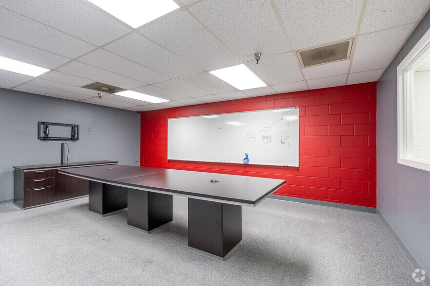 More Photos Of 128 W Walnut Ave, Monrovia Research And Development For Lease