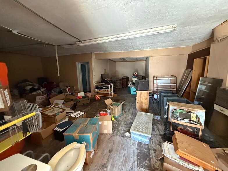 More Photos Of 622 S Main St, LaFayette Storefront Retail Residential For Sale