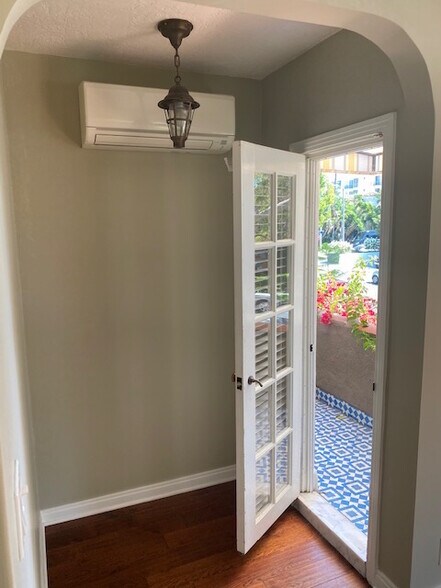 More Photos Of 745 N Hayworth Ave, Los Angeles Apartments For Sale