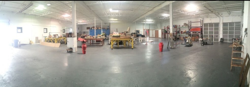 More Photos Of 2385 Corbett St, Jacksonville Warehouse For Lease