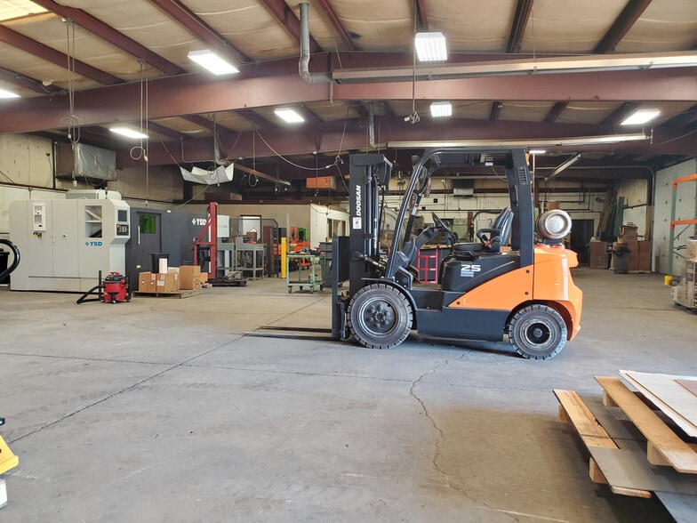 More Photos Of 608 Young St, Tonawanda Manufacturing For Lease