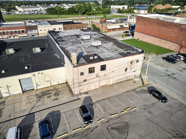 More Photos Of 668 Broadway, Lorain Storefront Retail Office For Sale