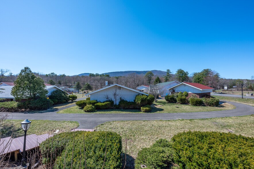 More Photos Of 4858 Route 32, Catskill Hotel For Lease