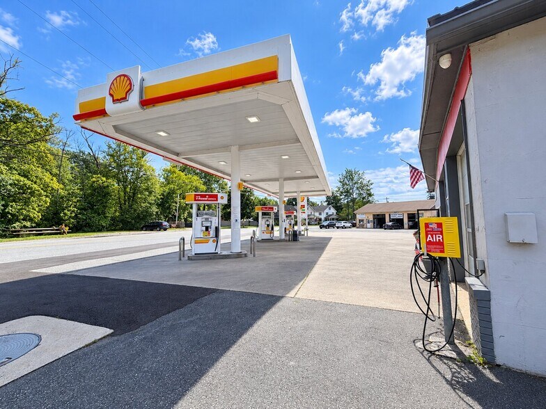 More Photos Of 633 Water St, Belvidere Service Station For Sale