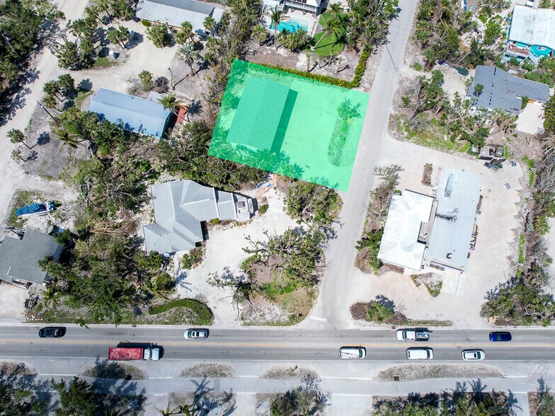 More Photos Of 905 Fitzhugh St, Sanibel Freestanding For Sale
