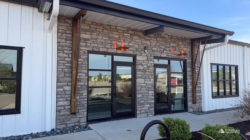 More Photos Of 5000 Goodman St, Timnath Showroom For Sale