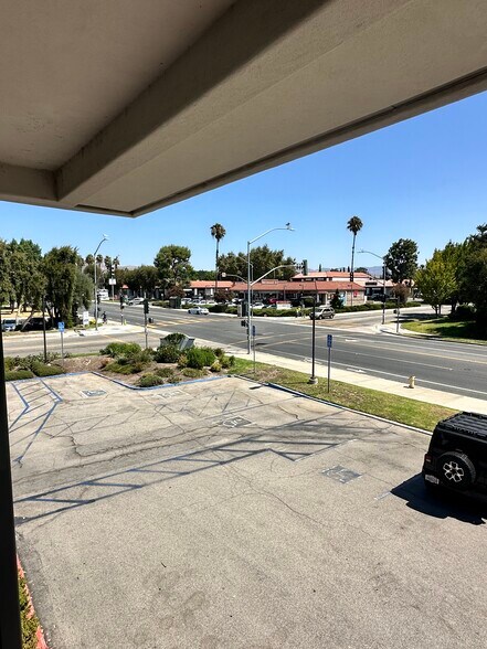 More Photos Of 1633 Erringer Rd, Simi Valley Medical For Lease