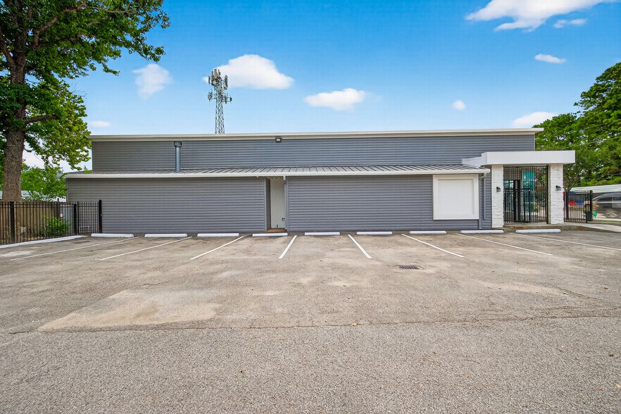 More Photos Of 3105 Cypress Creek Pky, Houston Freestanding For Lease