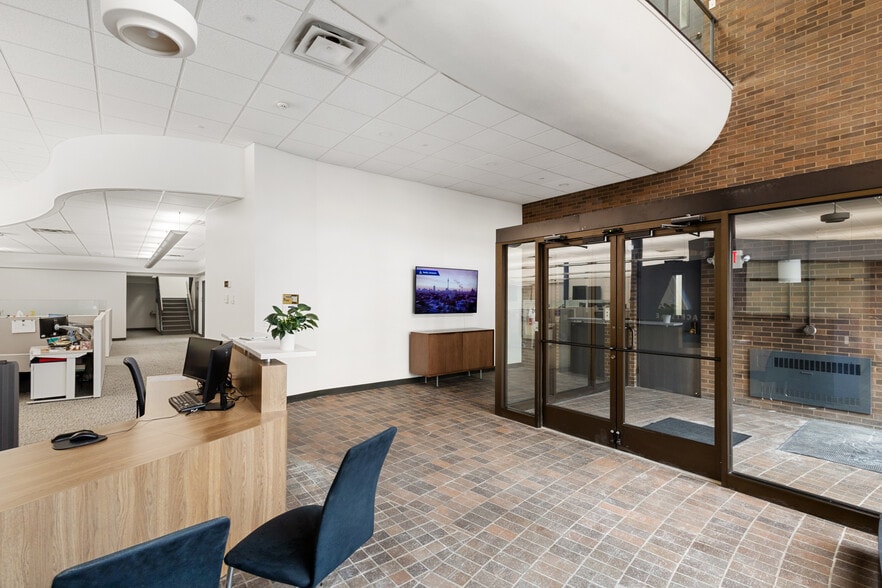 More Photos Of 315 S Kalamazoo Mall, Kalamazoo Office For Sale