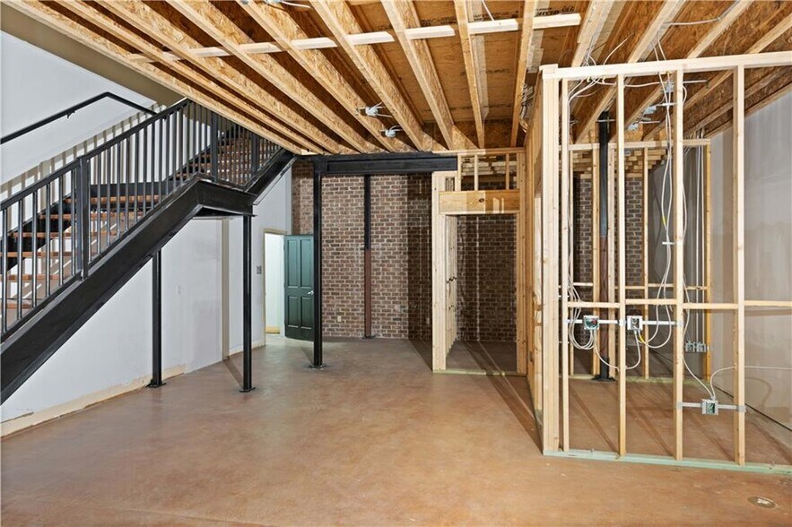 More Photos Of 16 Boardwalk Plz, Saint Simons Island General Retail For Sale