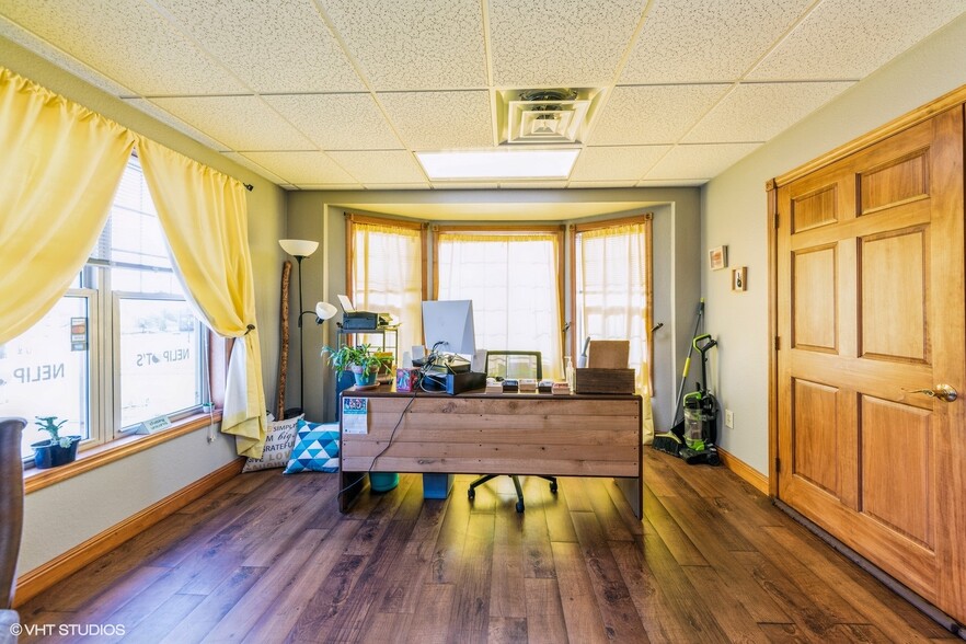 More Photos Of 4629 N Port Washington Rd, Milwaukee Restaurant For Sale