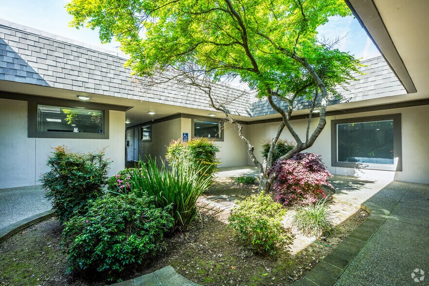 More Photos Of 3637 Mission Ave, Carmichael Office For Sale