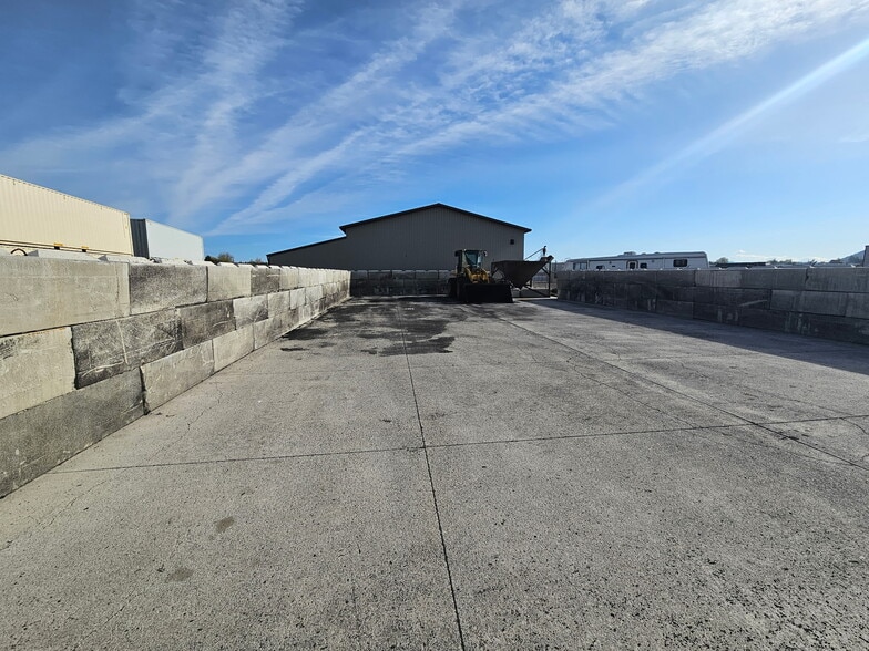 More Photos Of 2172 NW Industrial Park Rd, Prineville Industrial For Lease