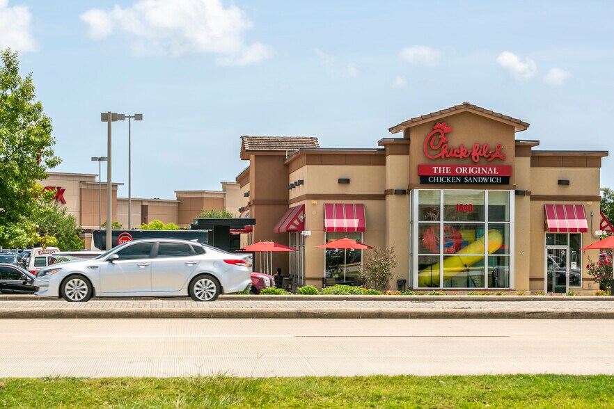More Photos Of I 45, League City Unknown For Lease