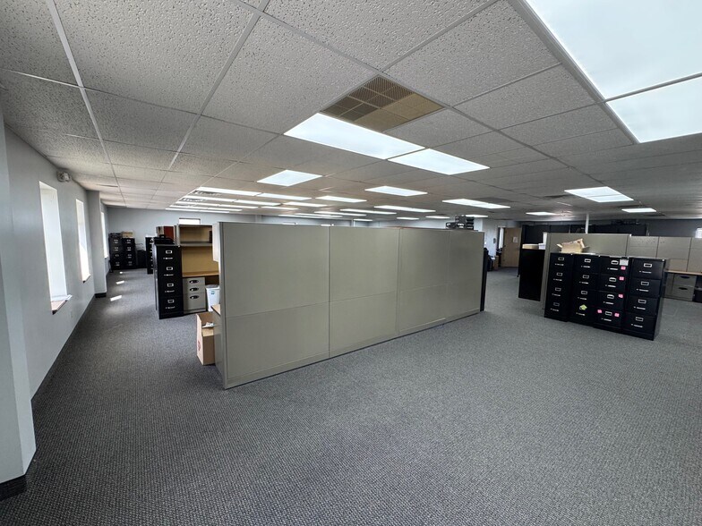 More Photos Of 13720 E 42nd Ter, Independence Office For Lease