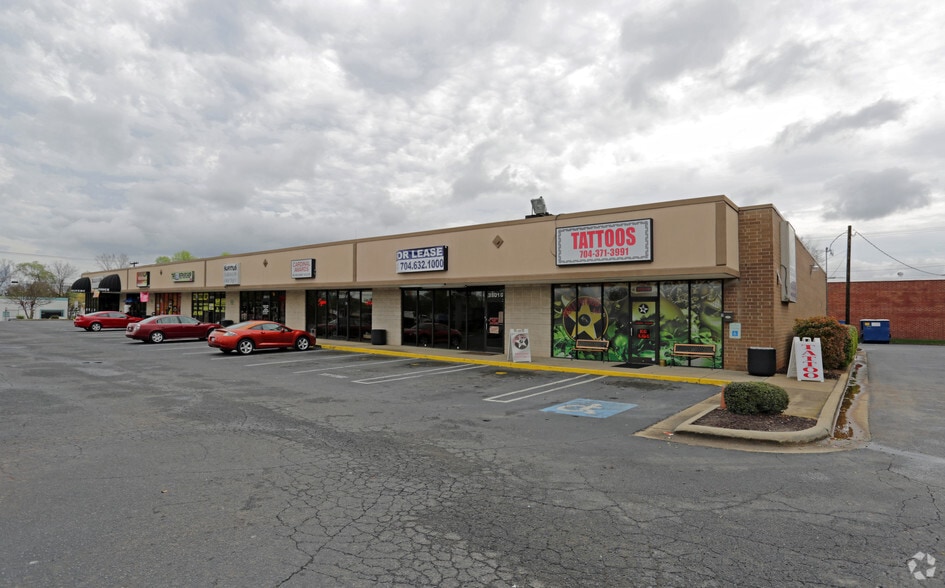 More Photos Of 3501 S Tryon St, Charlotte Unknown For Lease