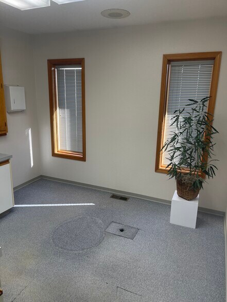 More Photos Of 345 SW 4th St, Ontario Medical For Lease