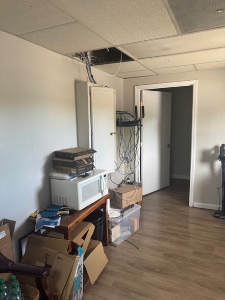 More Photos Of 115 W Court House Sq, Cumming Medical For Lease