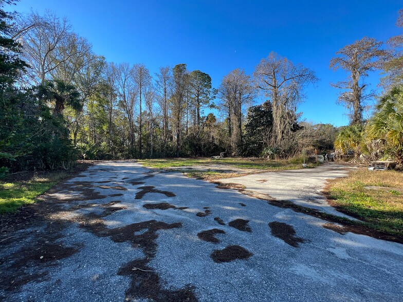 More Photos Of 8144 W Grover Cleveland Blvd, Homosassa Office For Sale