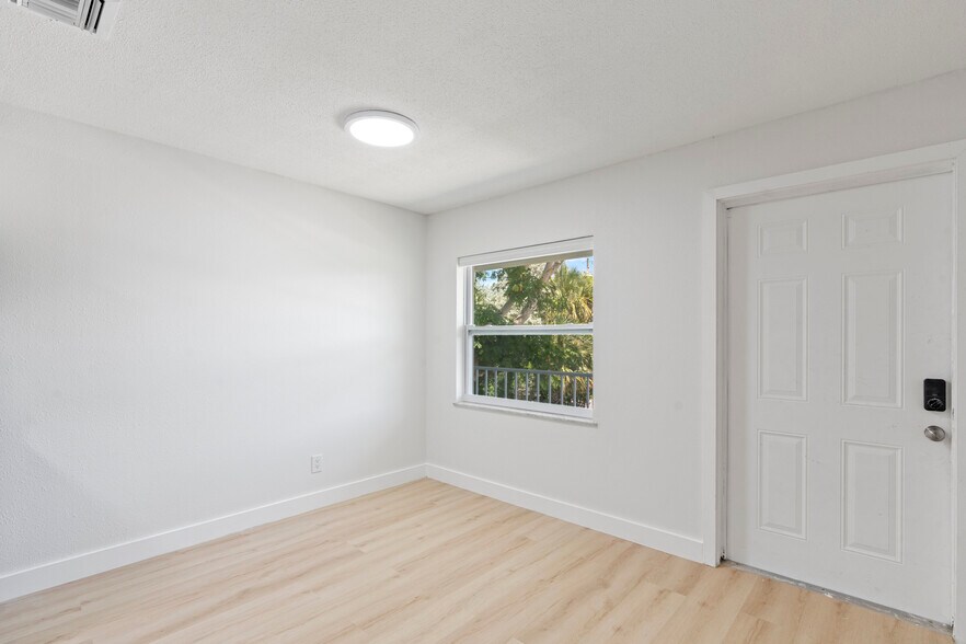 More Photos Of 1150 Carlton Ct, Fort Pierce Apartments For Sale
