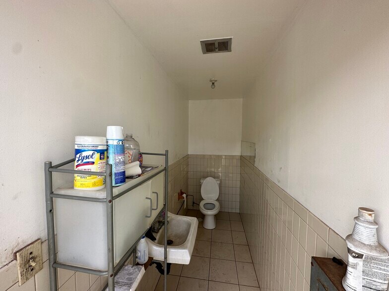 More Photos Of 87-166 Farrington Hwy, Waianae Auto Repair For Sale