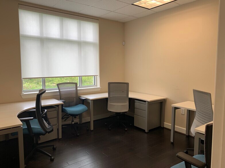 More Photos Of 440 Cobia Dr, Katy Unknown For Lease