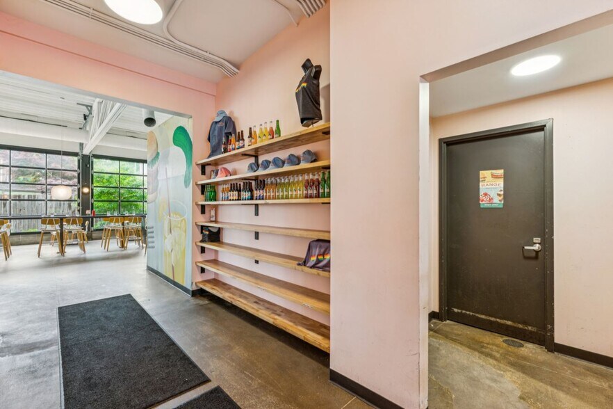 More Photos Of 4175 Shaw Blvd, Saint Louis Restaurant For Sale