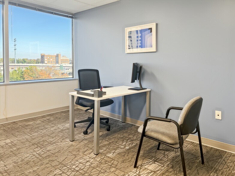 More Photos Of 5904 Richmond Hwy, Alexandria Coworking Space