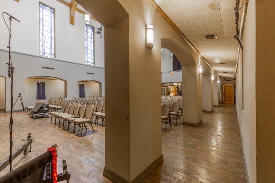 More Photos Of 1500 14th St, Lubbock Religious Facility For Sale