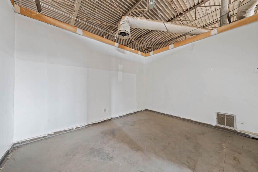 More Photos Of 4520 Fort Ave, Waco Warehouse For Sale