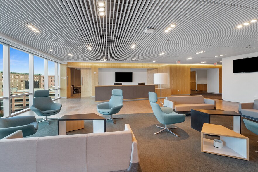 More Photos Of 210 W 10th St, Kansas City Office For Lease