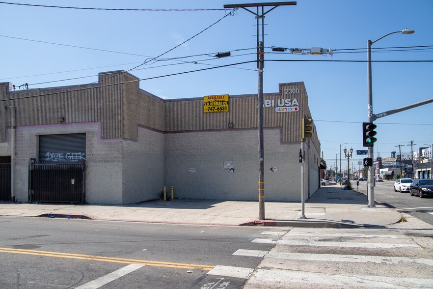 More Photos Of 2300 S Hill St, Los Angeles Warehouse For Sale