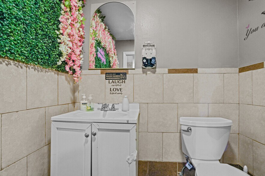 More Photos Of 110 School St, Pawtucket Bar For Sale