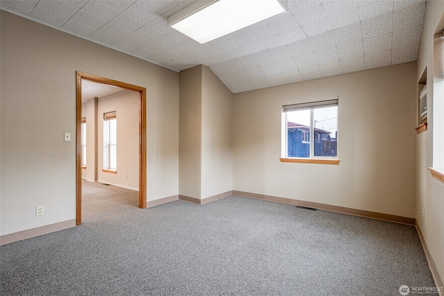 More Photos Of 119 J St SW, Quincy Office For Sale