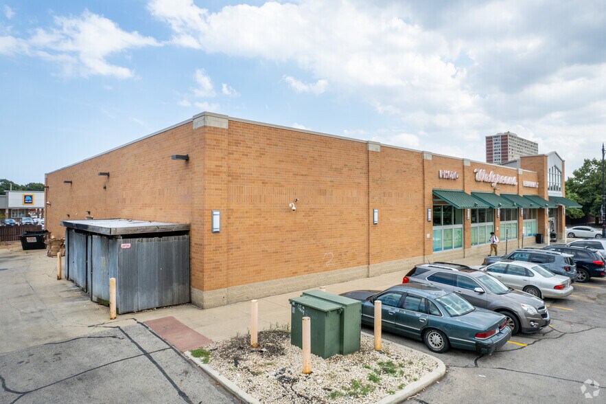 More Photos Of 650 W 63rd St, Chicago Drugstore For Lease