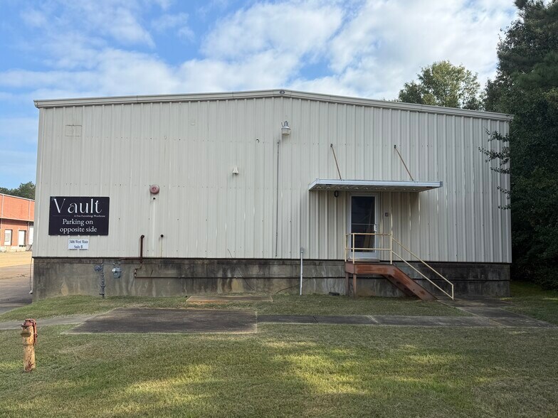 More Photos Of 3406 W Main St, Tupelo Industrial For Lease