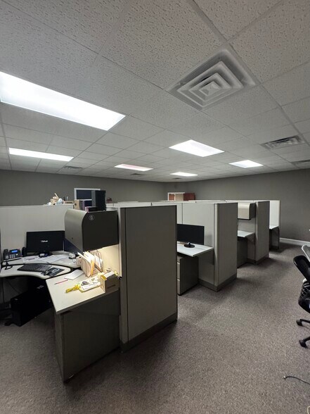 More Photos Of 2355 US Highway 78, Moody Flex For Lease