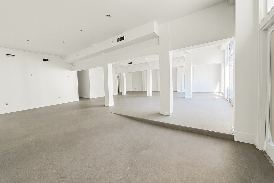 More Photos Of 11829 Wilshire Blvd, Los Angeles Storefront For Sale