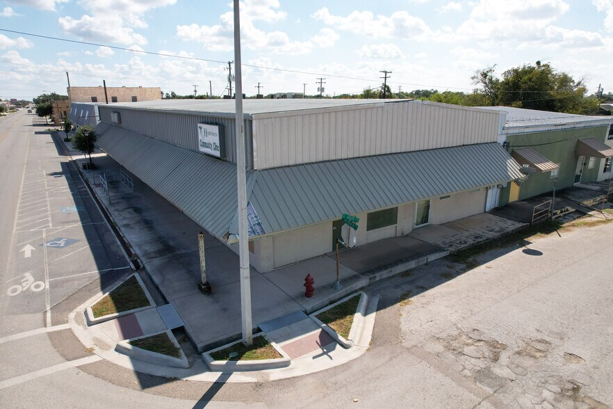 More Photos Of 108 E San Patricio Ave, Mathis Storefront For Sale