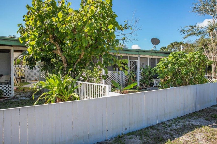 More Photos Of 3100 Areca Ave, Naples Apartments For Sale