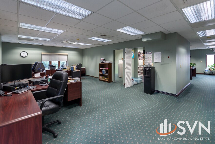 More Photos Of 840 W Bartlett Rd, Bartlett Office For Sale