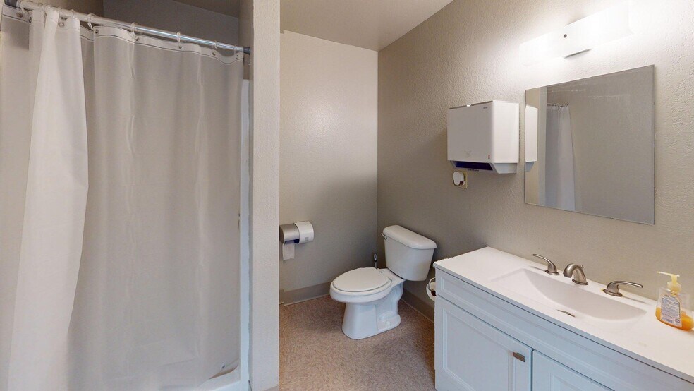 More Photos Of 13722 S Harvard Pl, Gardena Industrial For Lease