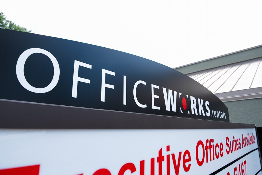 More Photos Of 5666 Seminole Blvd, Seminole Office For Sale