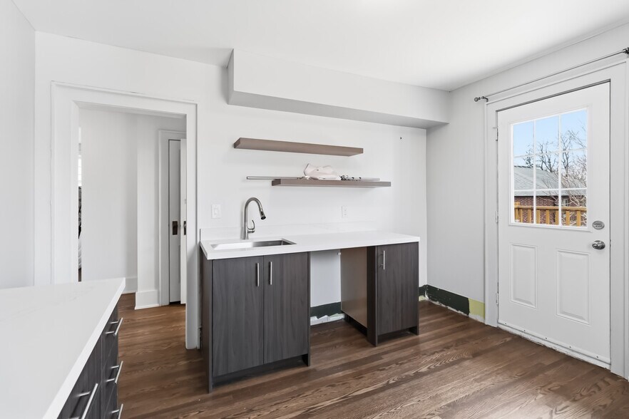 More Photos Of 250 Plains Rd W, Burlington Multifamily For Sale